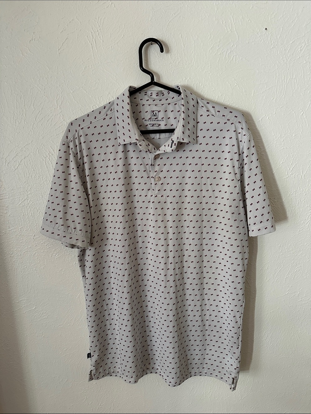 Mizzen+Main White Polo with Red and Blue Geometric Pattern